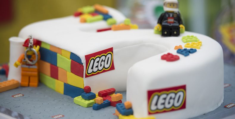14 идей для праздника LEGO